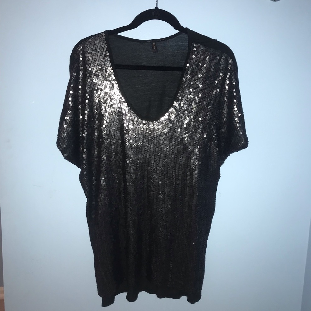 LIKE NEW !! BCBGMAXAZRIA SEQUIN BLOUSE
